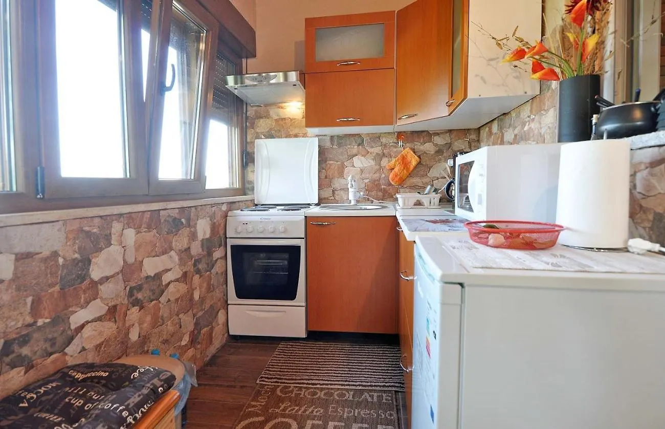 Herrliches Ferienhaus Mit Klima, Wlan, Terrasse Und Grillbereich 풀라